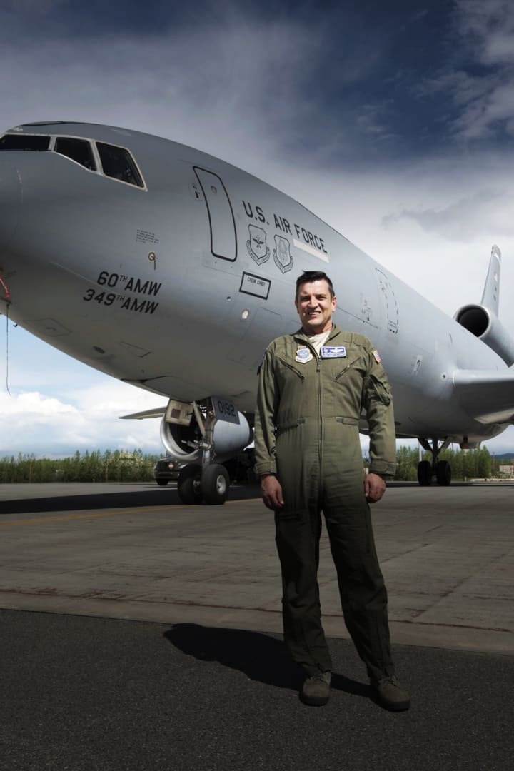 What is the work of a flight engineer?